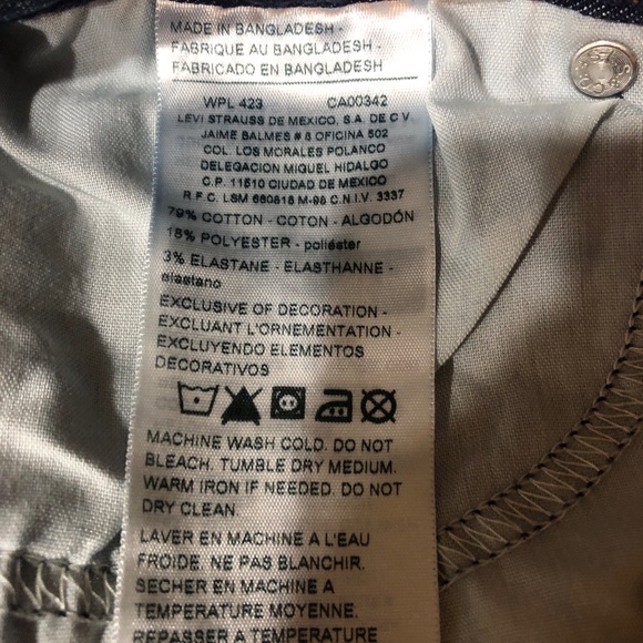 EUC Women’s Levi’s Modern Capri - Picture 4 of 5